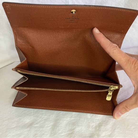 Authentic Louis Vuitton Sarah Wallet - Picture 5 of 5
